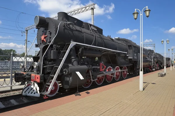 Museu de Transporte Ferroviário da ferrovia de Moscou, soviete principal locomotiva de carga da série P ("Vitória") P-0001, é uma das melhores locomotivas soviéticas, produzidas de 1945 a 1947. — Fotografia de Stock