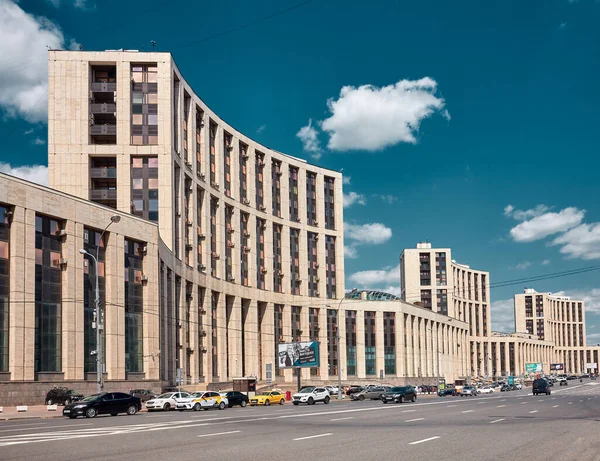 Fila Escritórios Edifícios Administrativos Avenida Acadêmico Sakharov Moscou Rússia Maio — Fotografia de Stock