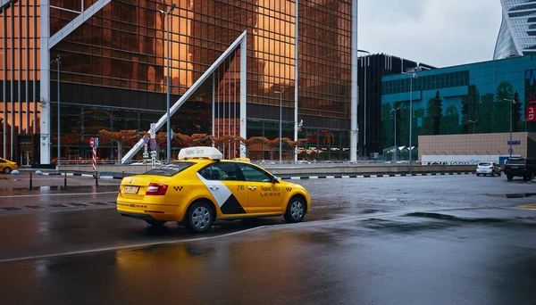 Moskova Daki Mercury Tower Merkezi Yakınlarındaki Taksi Aracı Moskova Rusya — Stok fotoğraf