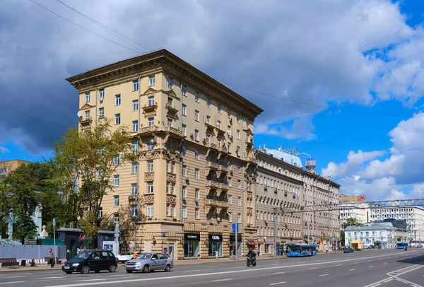 Prospekt Mira 1951年に建てられたソビエト時代のアパートの景色 街並み モスクワ ロシア 2021年8月23日 — ストック写真