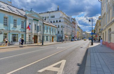 Sretenka Caddesi, Moskova 'nın en eski caddesi, şehrin merkezi, Moskova, Rusya - 23 Ağustos 2021