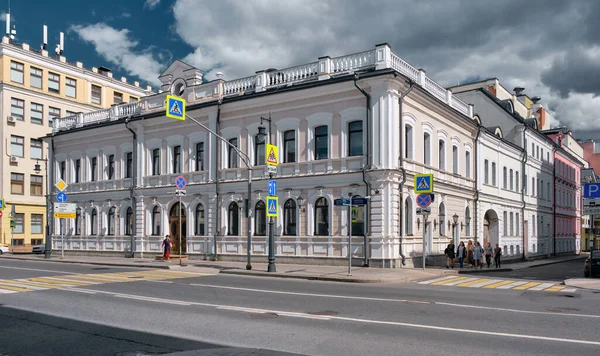 1893 맨션에 비즈니스 센터의 러시아 모스크바 2021 — 스톡 사진