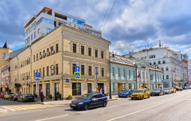 Sretenka Caddesi 'ndeki 19. yüzyılın sonlarında Moskova, Rusya - 23 Ağustos 2021