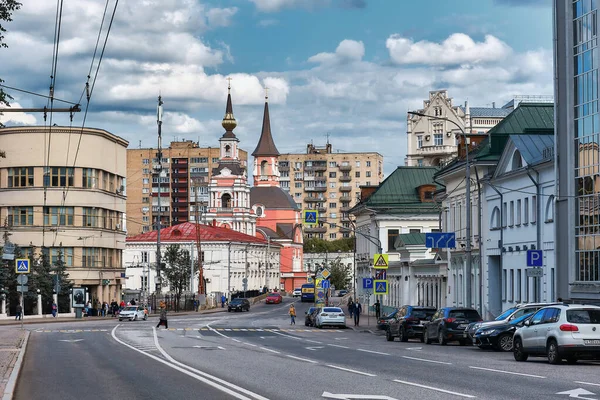 Novaya Basmannaya Street View Church Holy Apostles Peter Paul Basmannaya — стокове фото