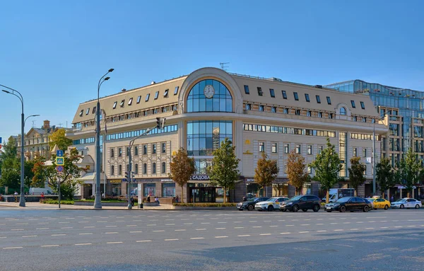 マラヤ スカフラフスカヤ広場にあるサドヴァヤ ギャラリー ビジネスセンターの眺め ランドマーク モスクワ ロシア 2021年9月13日 — ストック写真
