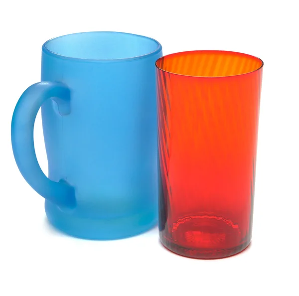 磨砂蓝色玻璃杯子和红色玻璃烧杯 — 图库照片