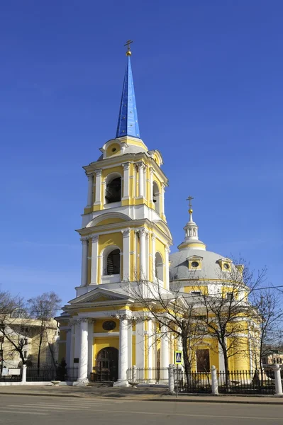 Iglesia de la Ascensión sobre el guisante de campo en Moscú — Foto de Stock