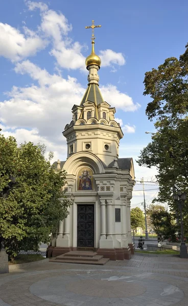Moscow, Chapel of St. Nicholas of Mozhaisk on the street Znamenka — Stock Photo, Image