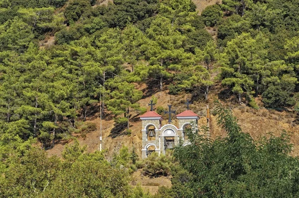 Troodos, Kıbrıs Kikkos Manastırı çan kulesi — Stok fotoğraf