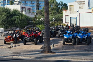 Sokak Ayia Napa üzerinde Quad Bisiklet Kiralık otopark