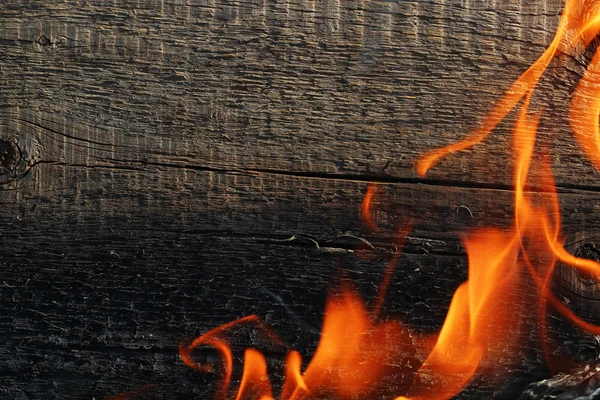 ateşle ahşap arka plan