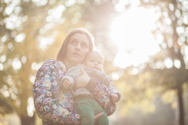 Açık mutlu bir aile portresi