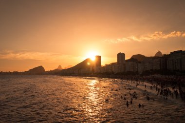 Kalabalık Copacabana Plajı