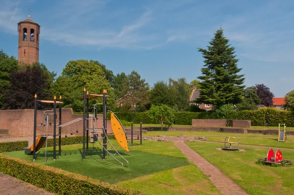 Zona de juegos en césped verde — Foto de Stock