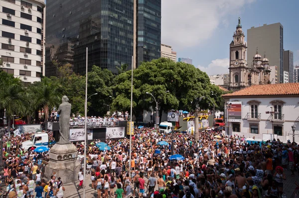 Miles de juerguistas en el carnaval más grande de Río —  Fotos de Stock