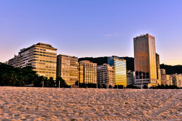 Temprano en la mañana en la playa de Copacabana —  Fotos de Stock