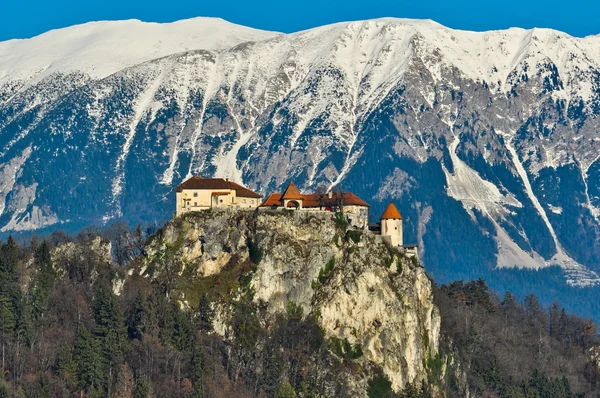 Edifici in cima alla montagna — Foto Stock