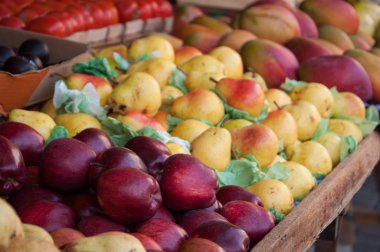 çeşitli taze meyve