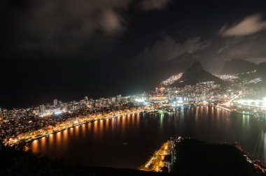 Güzel gece görünümü Rio de Janeiro