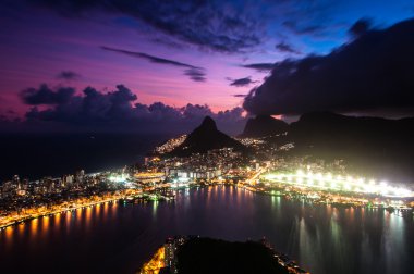 Güzel gece görünümü Rio de Janeiro