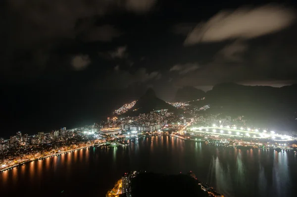 Bonita vista nocturna de Río de Janeiro —  Fotos de Stock