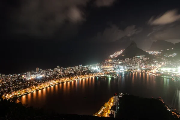 Bonita vista nocturna de Río de Janeiro —  Fotos de Stock