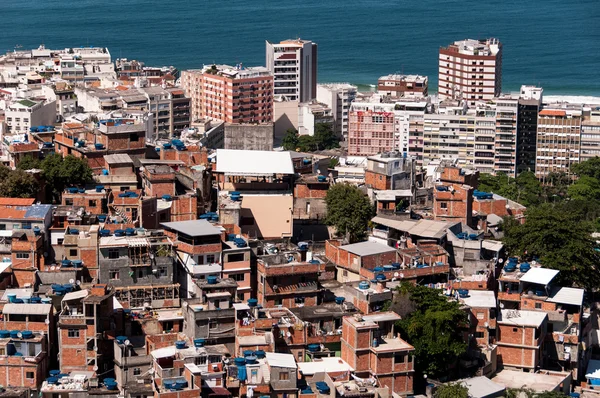 Construções residenciais frágeis — Fotografia de Stock