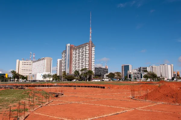 Construcción en parque cerca del Congreso Nacional Brasileño — Foto de Stock