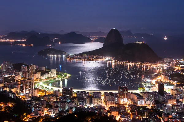 Günbatımında Rio de Janeiro görüntülemek — Stok fotoğraf