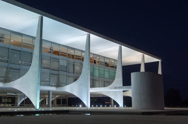 Planalto Palast bei Nacht — Stockfoto