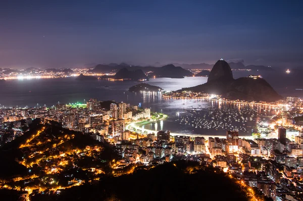 Günbatımında Rio de Janeiro görüntülemek — Stok fotoğraf