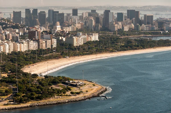 Vista aérea pitoresca da Praia do Flamengo no Rio de Janeiro - Imagem de Stock