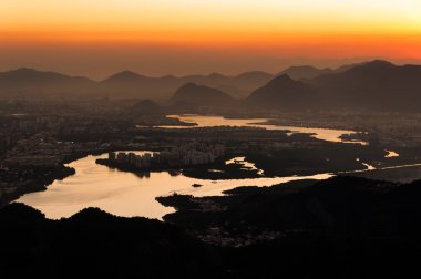  Rio de Janeyro gün batımında