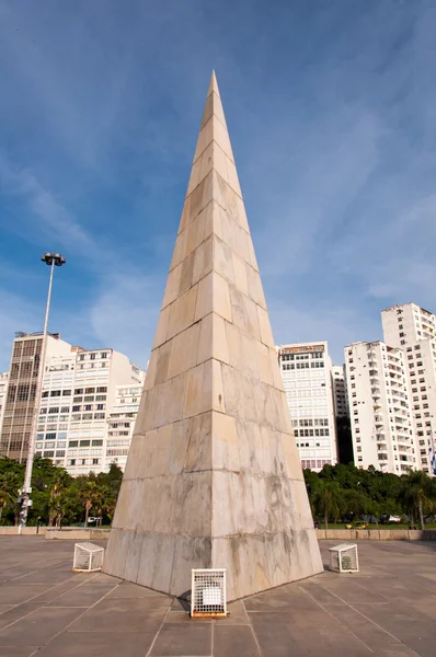 Monumento en forma de pirámide en Río de Janeiro — Foto de Stock