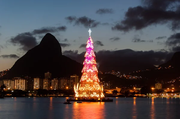 Colorido árbol de Navidad en Brasil — Foto de Stock