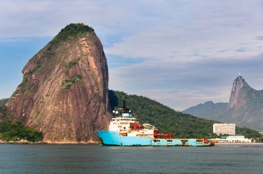 Guanabara Körfezi'Maersk Rahvan giden at