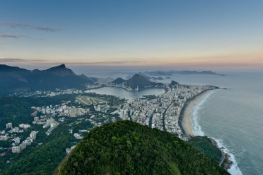 Ipanema ve Leblon Plajı havadan görünümü 