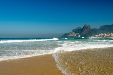 Ipanema Plajı şeffaf su ile