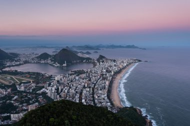 Ipanema ve Leblon Plajı havadan görünümü 