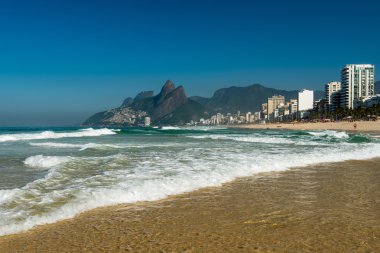 Ipanema Plajı şeffaf su ile