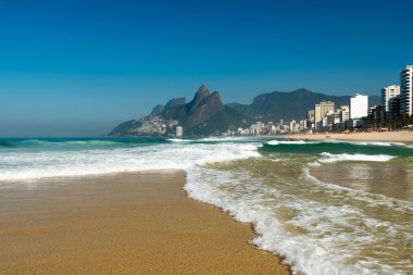 Ipanema Plajı şeffaf su ile