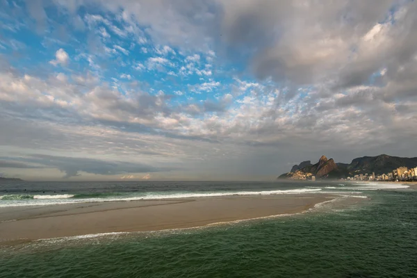 Pochmurny dzień w Ipanema Beach — Zdjęcie stockowe