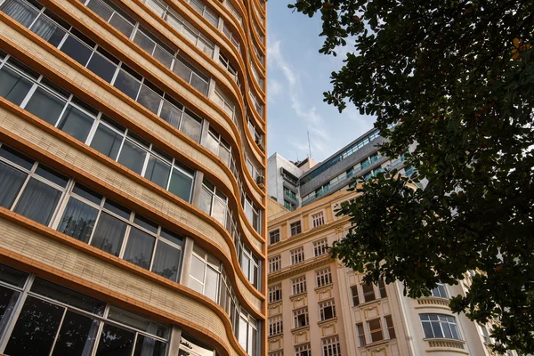 Newer and Older city buildings — Stock Photo, Image