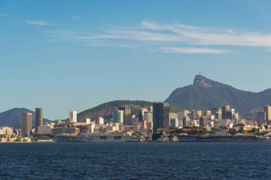 Rio de Janeiro şehrinin Dağlı Skyline manzarası