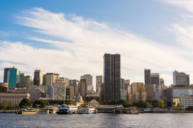 Rio de Janeiro şehrinin Dağlı Skyline manzarası