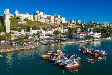 Salvador City, Bahia State, Kuzeydoğu Brezilya 'da Su ve Lacerda Asansörlerinde Tekneler