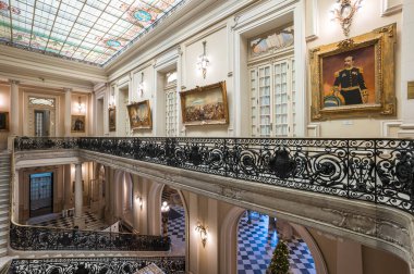 Rio de Janeiro, Brezilya - 30 Aralık 2025: Pedro Ernesto Sarayı 'nın içi. Yüz yıldan fazla bir süre önce inşa edilmiş ve Rio de Janeiro belediyesinde yasama gücüne ev sahipliği yapıyor..