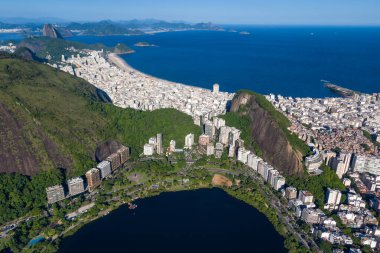 Rio de Janeiro, Brezilya 'da Dağlı Ipanema, Lagoa ve Copacabana' nın Hava Görüntüsü