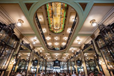 Rio de Janeiro, Brezilya - 12 Şubat 2026: Rio şehir merkezinde yer alan ünlü bir kafe ve simge olan Şekerleme Colombo 'nun İçi.