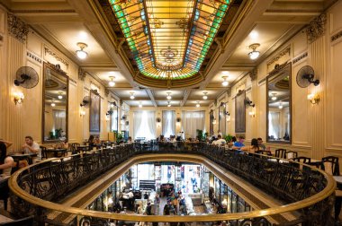 Rio de Janeiro, Brezilya - 12 Şubat 2026: Rio şehir merkezinde yer alan ünlü bir kafe ve simge olan Şekerleme Colombo 'nun İçi.